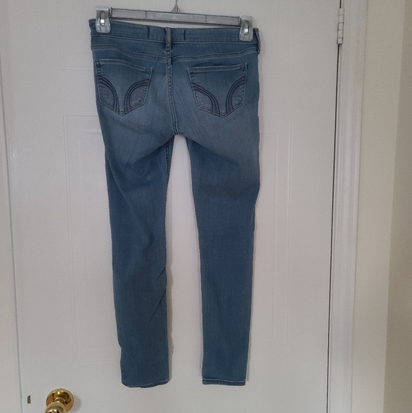 Hollister Jeggings. Denim Wash. 5 Short or W27, L27. - Picture 2 of 5